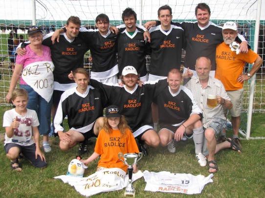 114-skz-radlice-a-jejich-fans.jpg